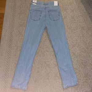 NWT!! Zara High Rise Straight leg jeans (size 10 USA/ 14 UK / 42 BR)